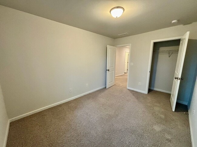 Building Photo - 2809 Ridgeview Dr