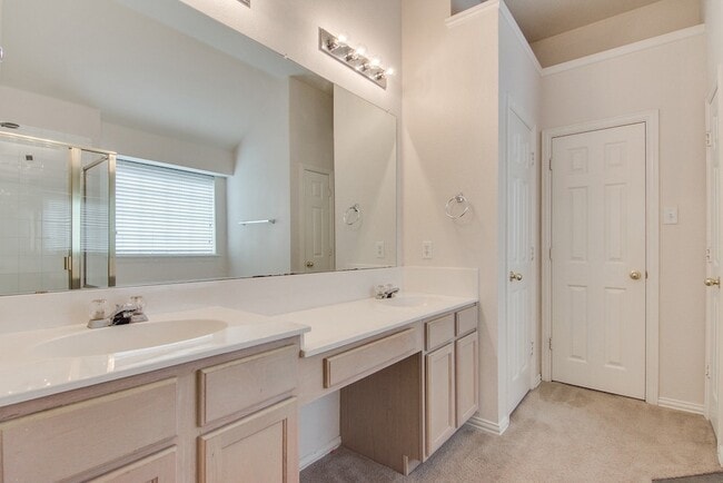 Building Photo - 1133 Hillwood Dr