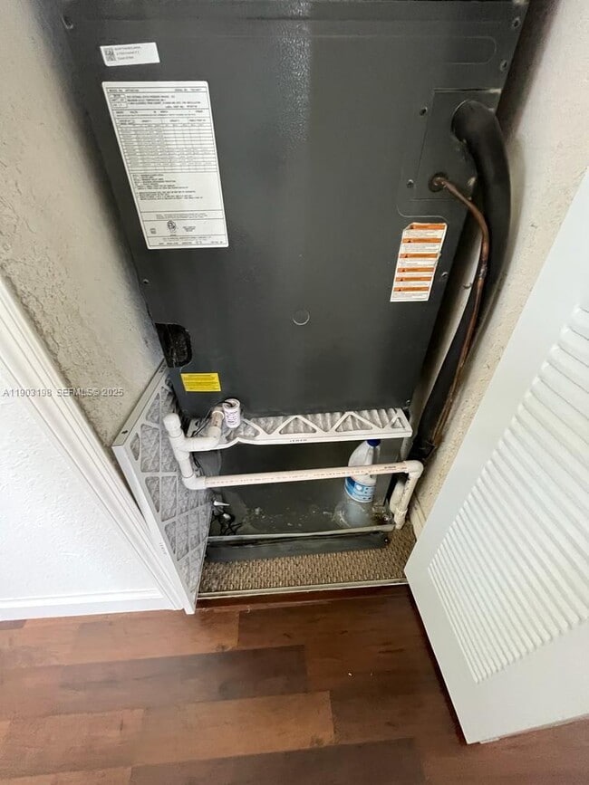 Building Photo - 10983 NW 79th St