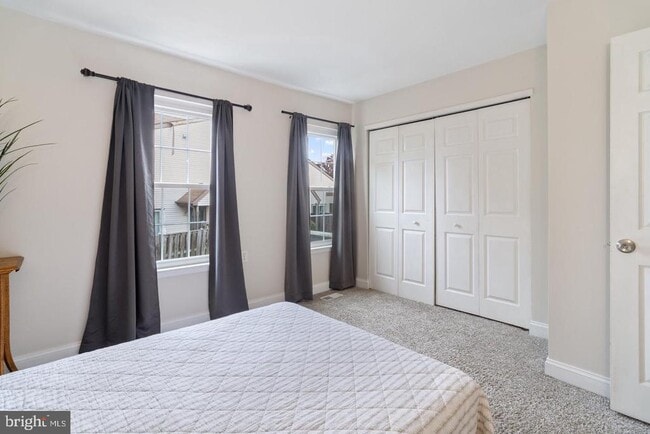 Building Photo - 5806 Shadbush Ct