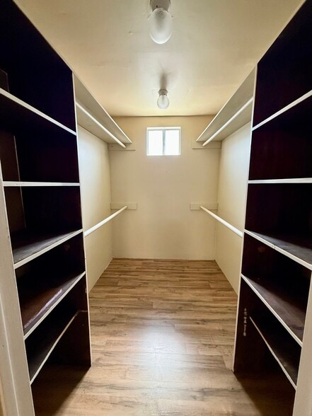 Building Photo - 6330 Longridge Ave