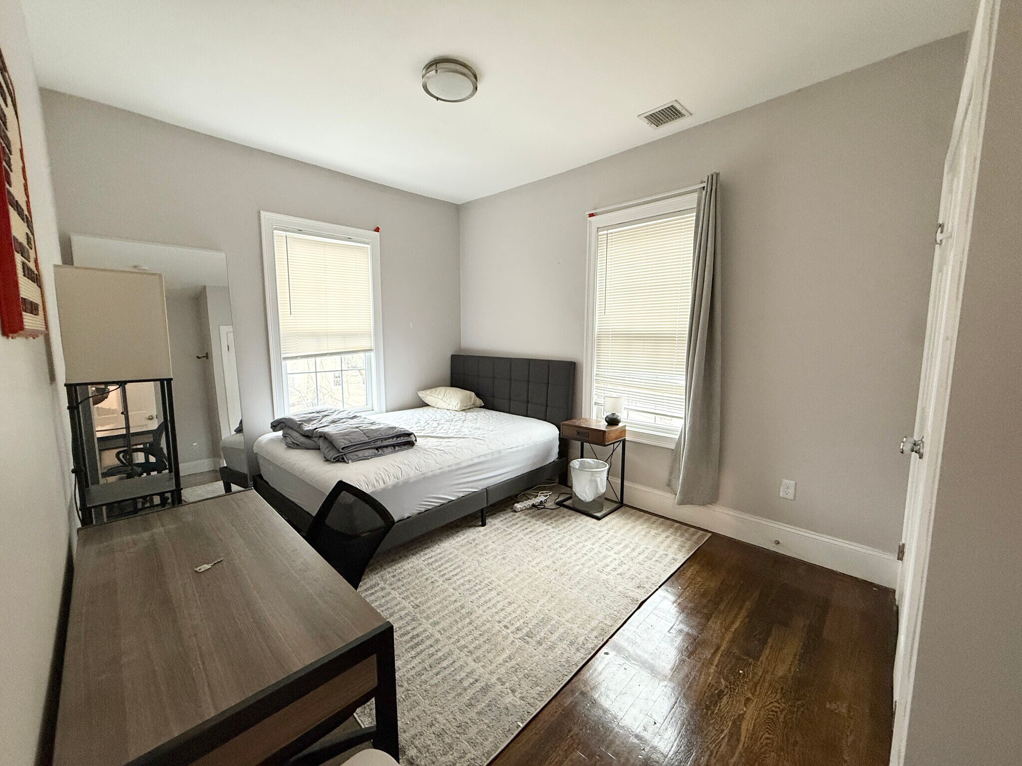 Building Photo - 91 Hillside St