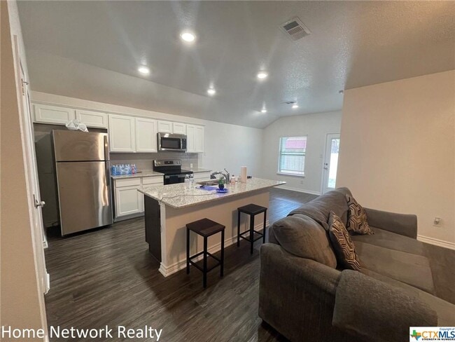 Building Photo - 1417 E Jasper Dr