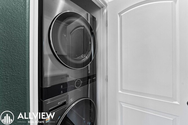 Building Photo - Turnkey 2 Bedroom, 2.5 Bath End Unit Townhome Available NOW in Rancho Mission Viejo!