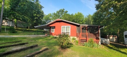 Building Photo - 3 Bedroom/2 Bathroom House in Batesville