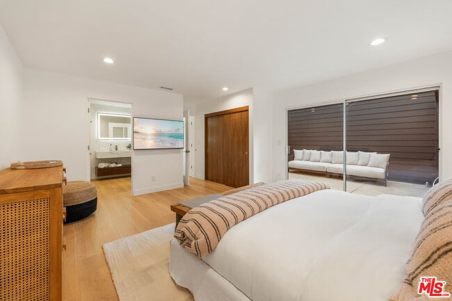 Building Photo - 4405 Costa De Oro