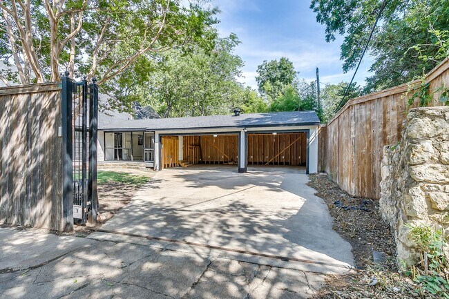 Building Photo - 3257 Greene Ave