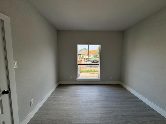 Building Photo - 9803 Club Creek Dr