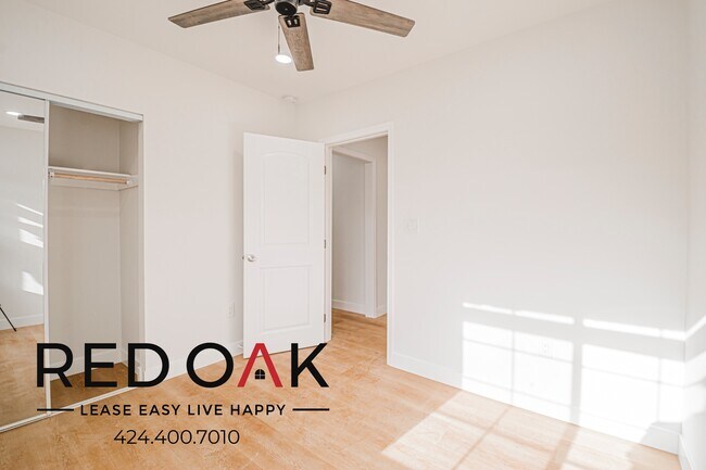 Building Photo - 1611 Oak St