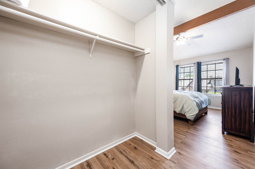 Upstairs Bedroom Closet - 200 Pecan Dr