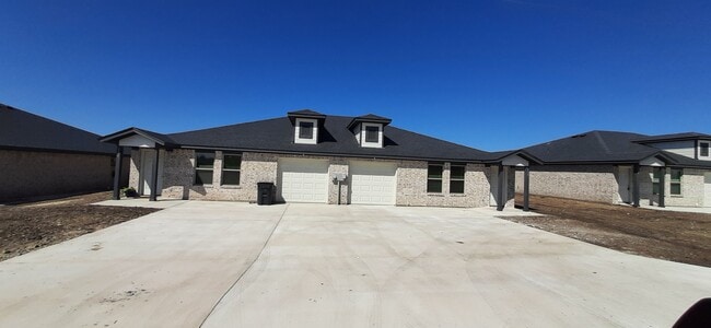 Building Photo - 109 Lollipop