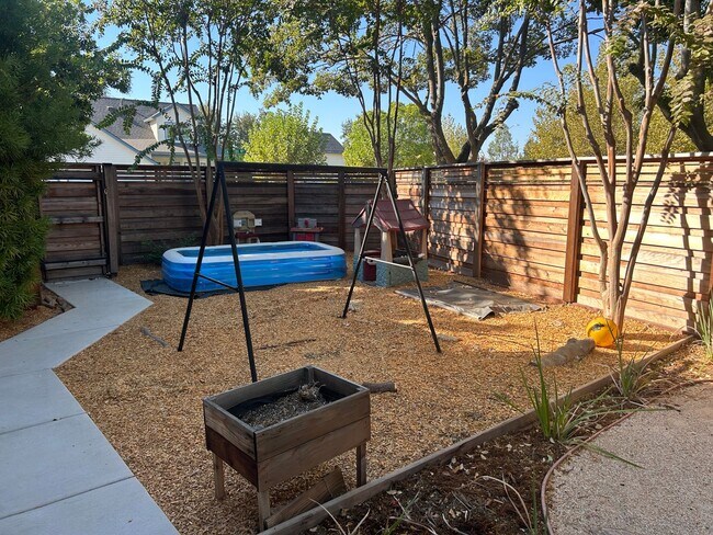 Building Photo - Charming Home in Winters, CA