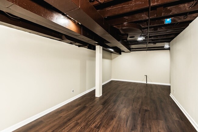Building Photo - 6209 Loran Ave