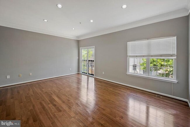 Building Photo - 1815 Spanish Oak Ln