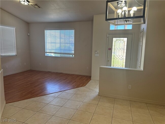 Building Photo - 1323 Dream Valley St