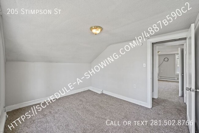 Building Photo - 205 Stimpson St