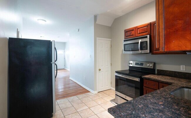 Building Photo - 1326 S Mole St