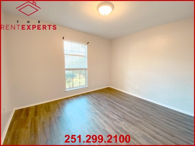 Building Photo - 9641 Royal Woods Ct