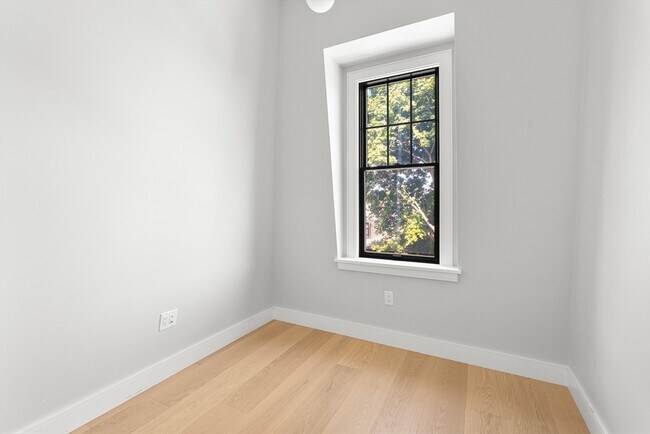 Building Photo - 34 Pinckney St