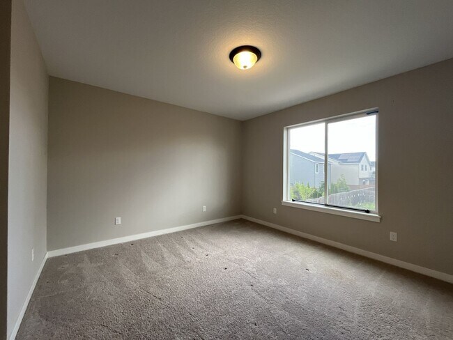 Building Photo - Spacious Modern Home with Open-Concept Living, Elegant Interior Features & Attached Garage