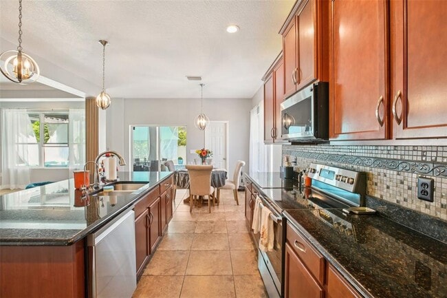 Building Photo - 2624 Kenchester Loop