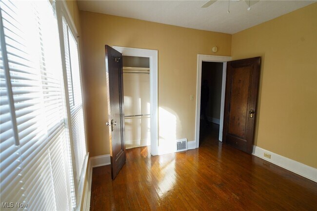 Building Photo - 1365 Phelps Ave