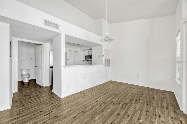 Building Photo - 2314 Mid Town Terrace