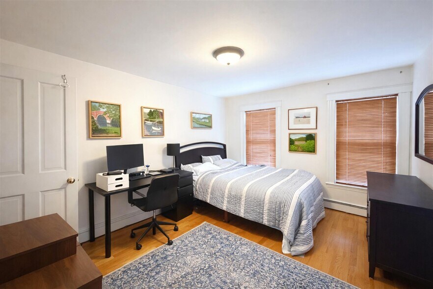 Building Photo - 26 Watson St