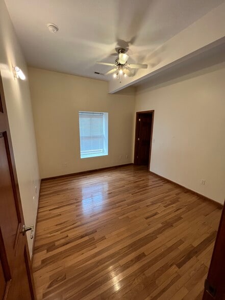 bed 1 - 110 1/2 E 6th St