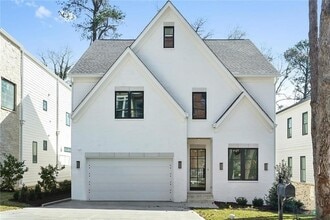 Building Photo - 2985 Lookout Pl NE