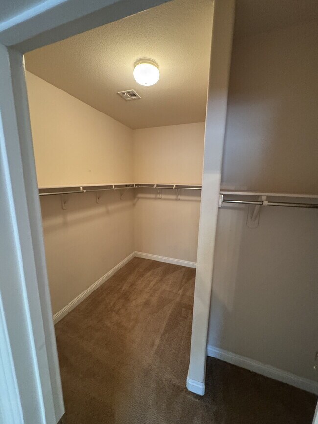 Building Photo - Sky Canyon Area Home w/ 3 Beds PLUS Loft & Solar