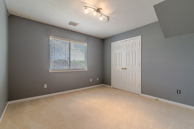 Building Photo - 2123 Hill Canyon Ct