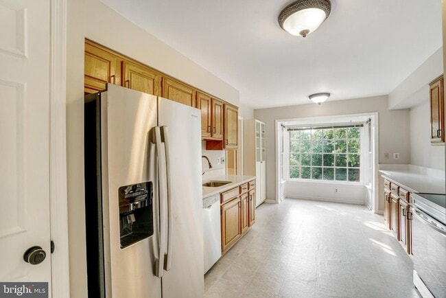 Building Photo - 2131 Kings Mill Ct