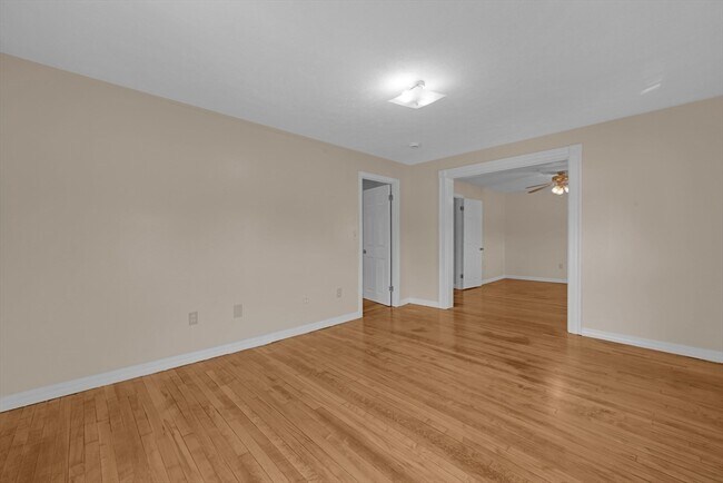 Building Photo - 21 Pleasant St