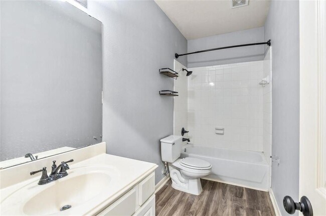 Building Photo - 16535 Cypress Bridge Dr