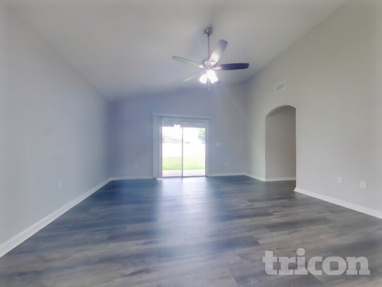 Building Photo - 3266 Hidden Meadows Ct