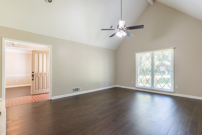 Building Photo - 8501 Buckthorn Dr