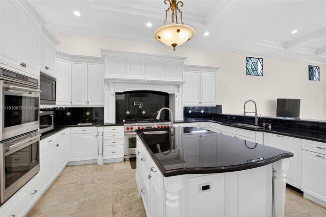 Building Photo - 9597 Bridgebrook Dr