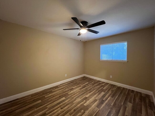 Building Photo - Arlington Texas Duplex For Rent