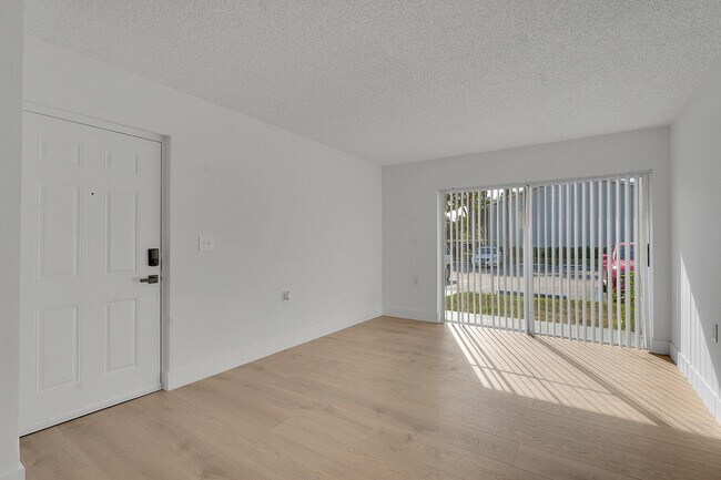 Building Photo - 1139 Lake Terry Dr