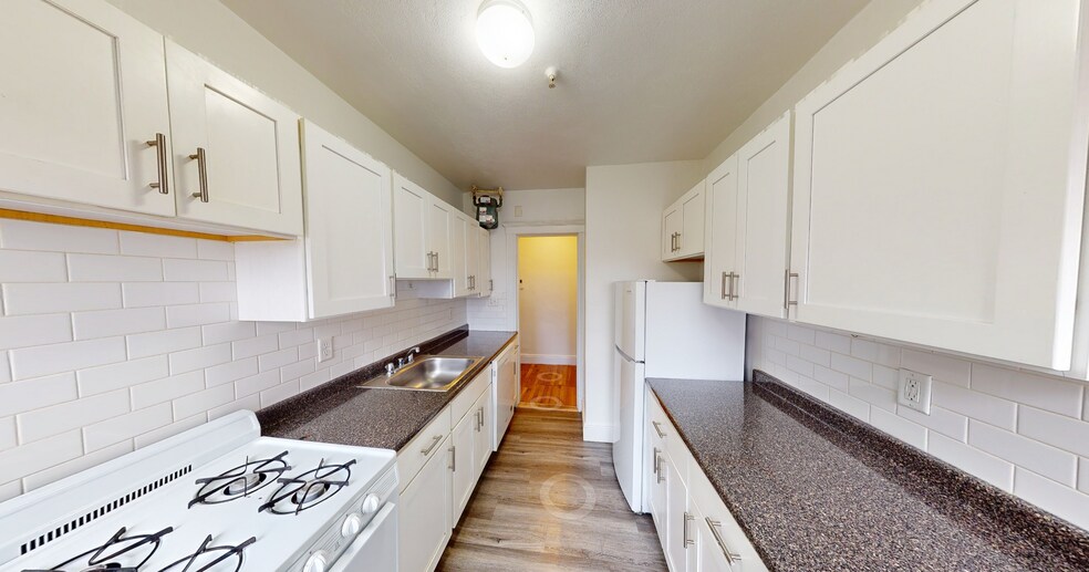 Building Photo - 1622 Commonwealth Ave