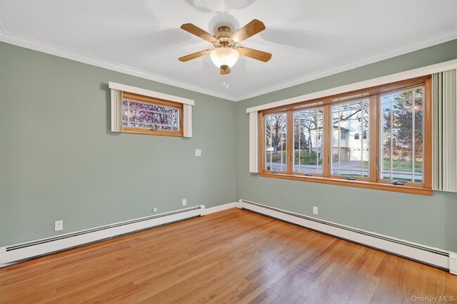 Building Photo - 350 Spring St