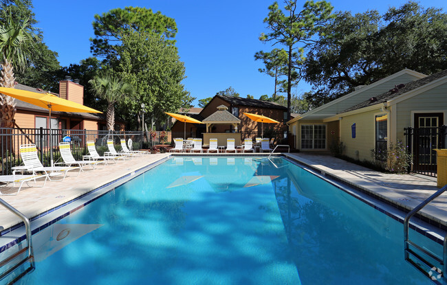 Douglaston Villas & Townhomes - Altamonte Springs, FL | Apartment Finder