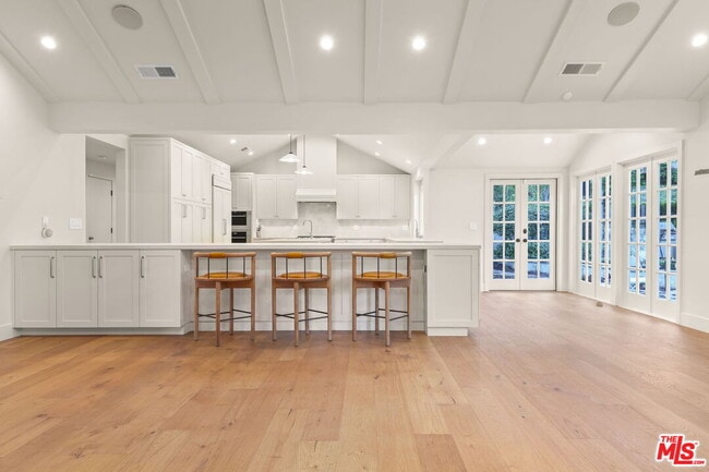 Building Photo - 17620 Camino De Yatasto