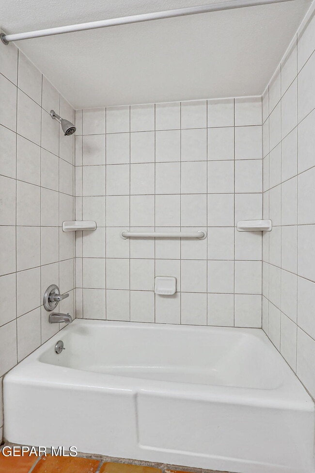 Building Photo - 252 Shadow Mountain Dr