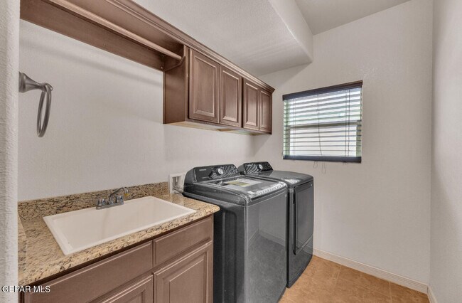 Building Photo - 11714 Dos Palmas Dr