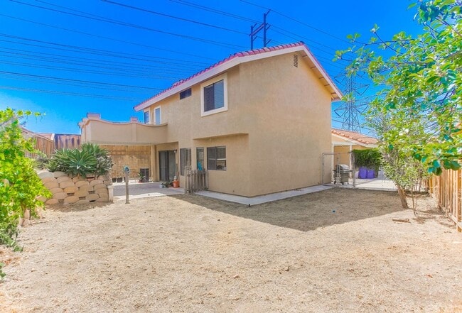 Building Photo - Charming Two Story 3 BR Home Available Mid June!