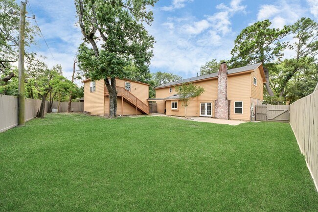 Building Photo - 3923 Cypress Lake Dr