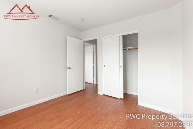 Building Photo - 1459 Chavez Way