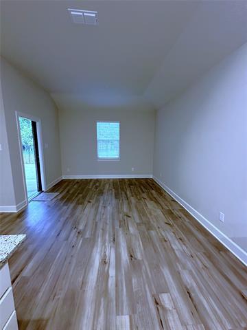 Building Photo - 2024 Brentwood Dr